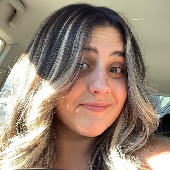 Meet your Posher, Mackenzie - Picture 1 of 1